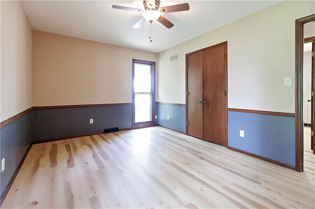 6715 Caenen Avenue — photo 25