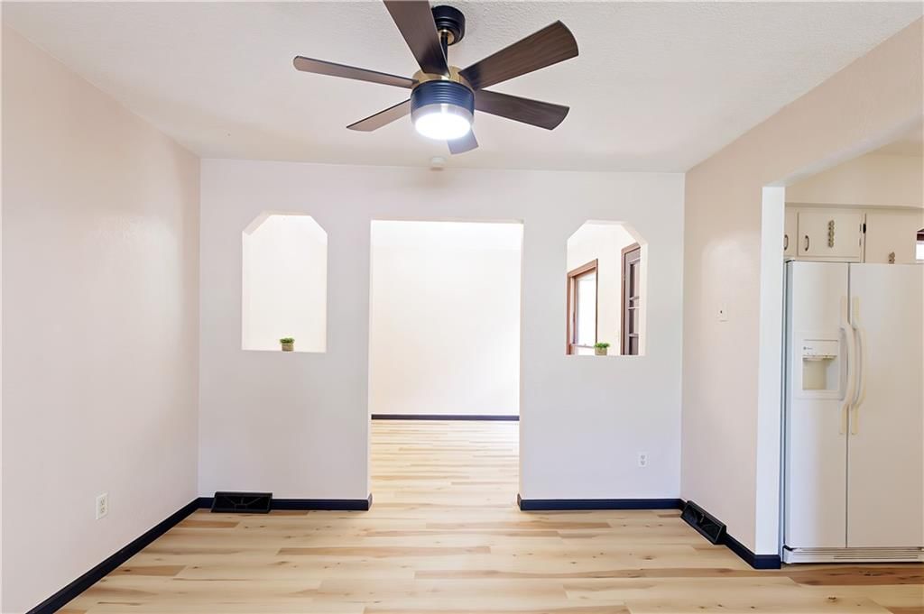 6715 Caenen Avenue — photo 33