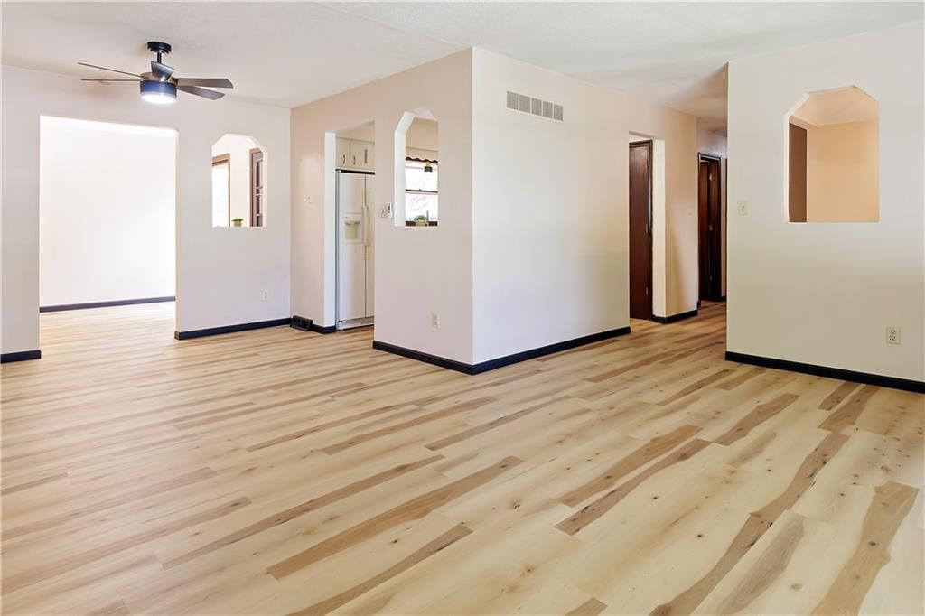 6715 Caenen Avenue — photo 34