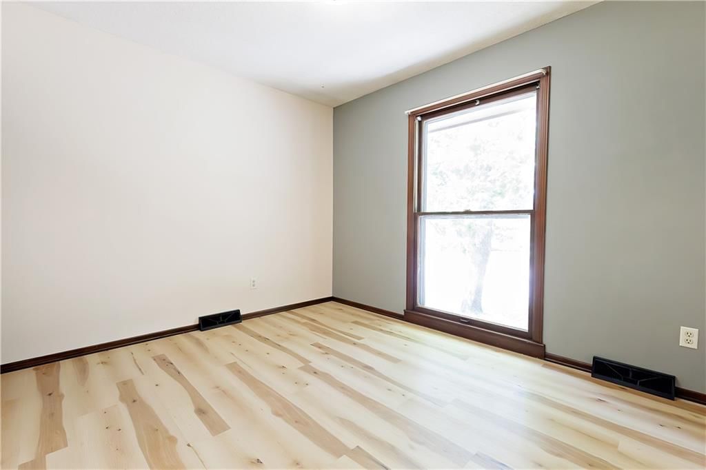 6715 Caenen Avenue — photo 38