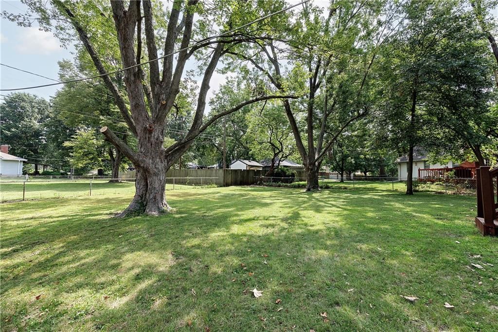 6715 Caenen Avenue — photo 41