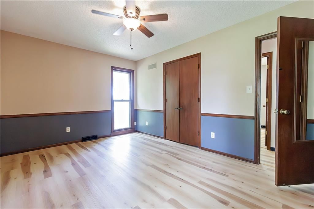 6715 Caenen Avenue — photo 44
