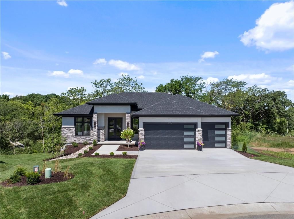 2504 NE Woodland Oak Circle — photo 2