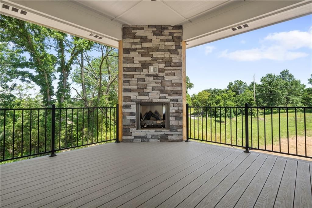 2504 NE Woodland Oak Circle — photo 58