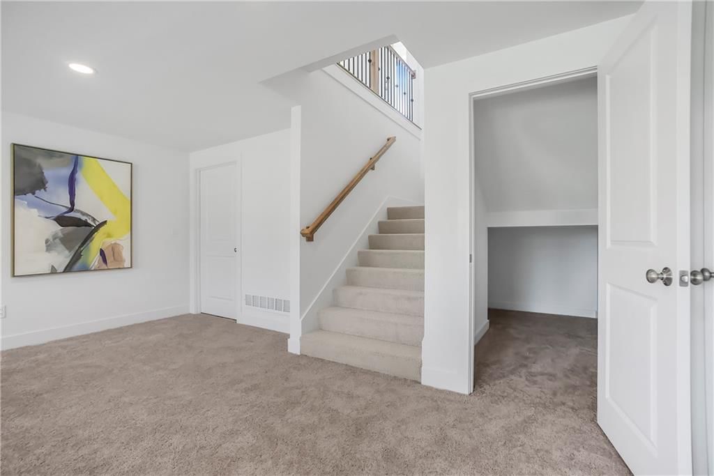18300 Monrovia Street — photo 26