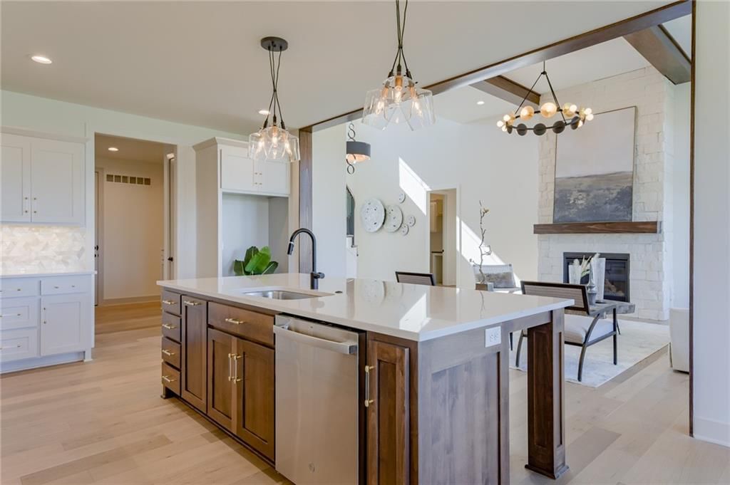 18401 Monrovia Street — photo 9