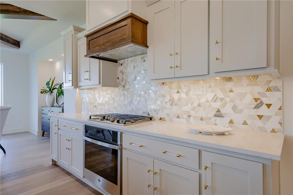 18401 Monrovia Street — photo 11