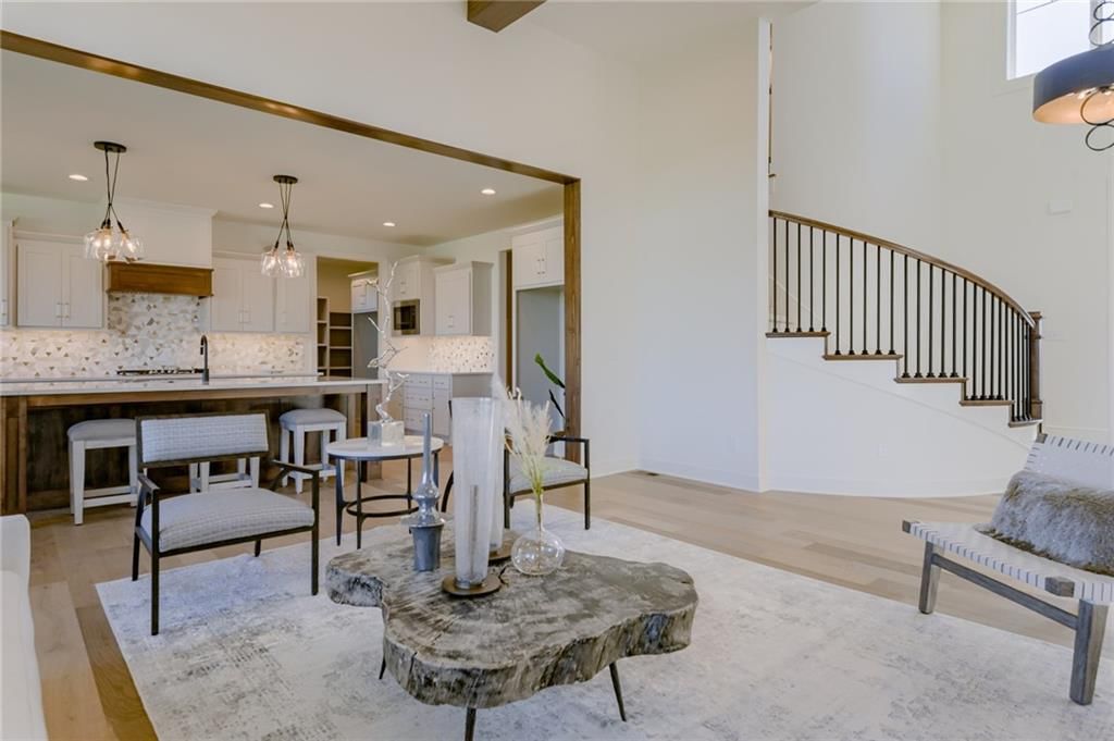18401 Monrovia Street — photo 15