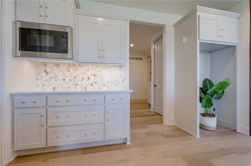 18401 Monrovia Street — photo 42