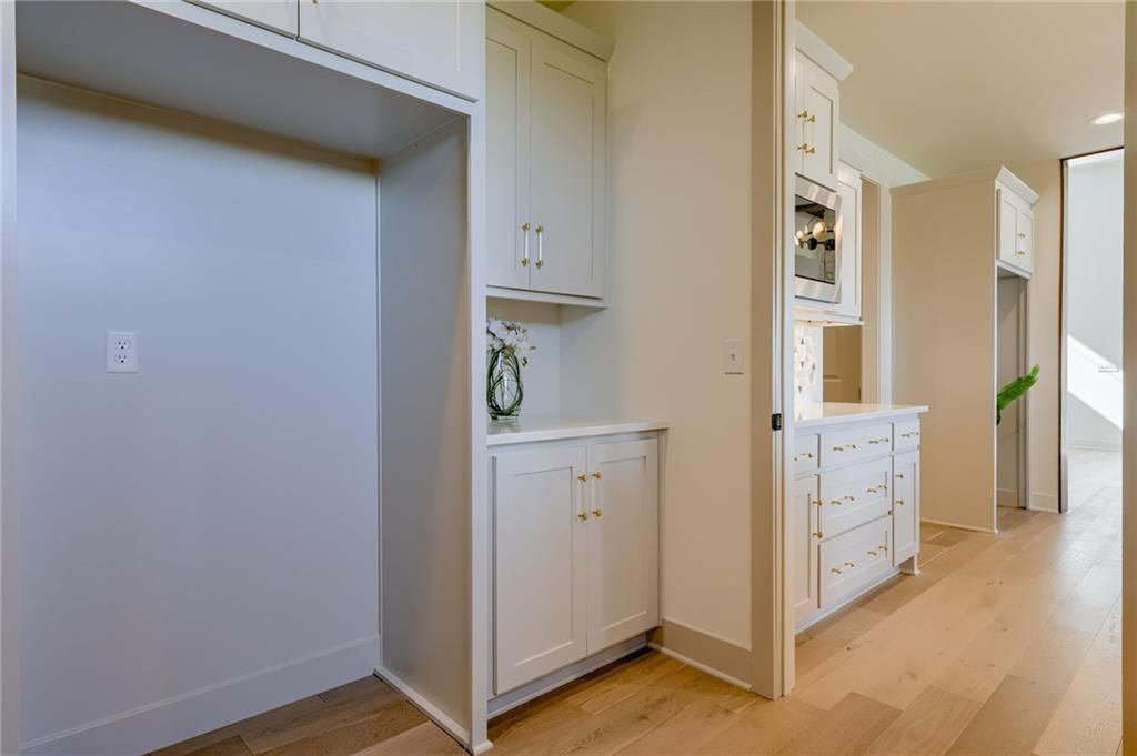 18401 Monrovia Street — photo 43