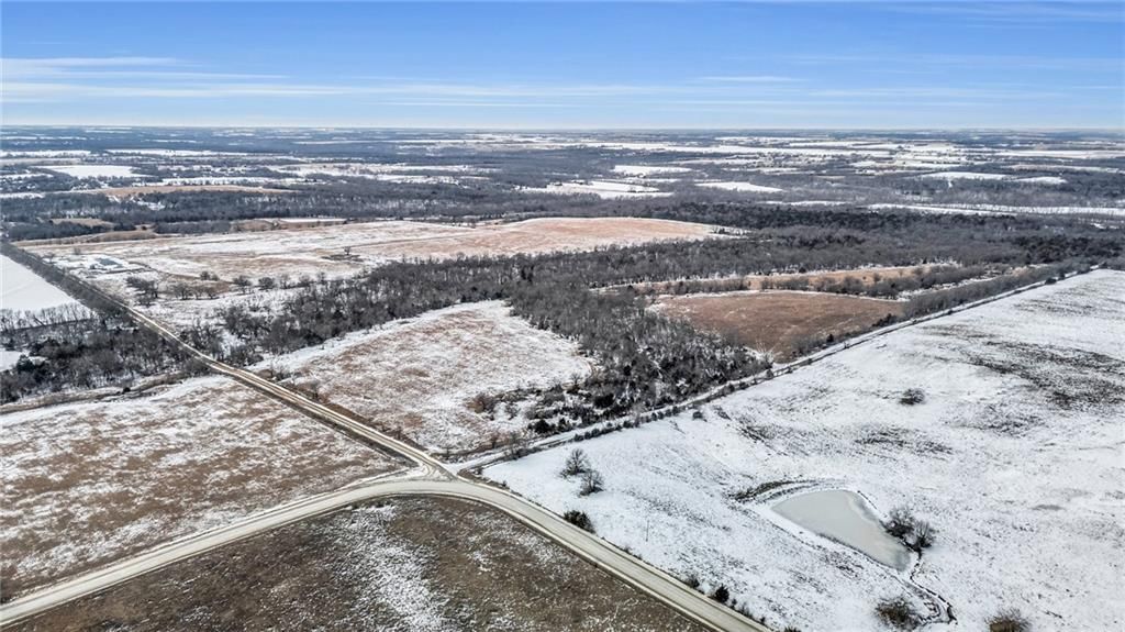 Photo 11 of 62 - 32019 S Shawnee Heights Road