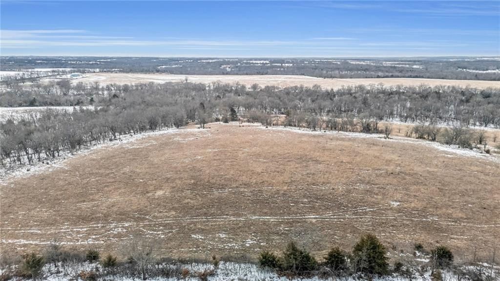 Photo 13 of 62 - 32019 S Shawnee Heights Road