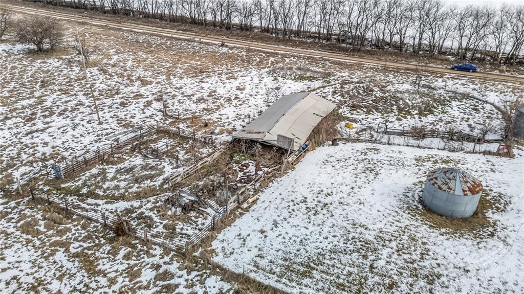Photo 19 of 62 - 32019 S Shawnee Heights Road