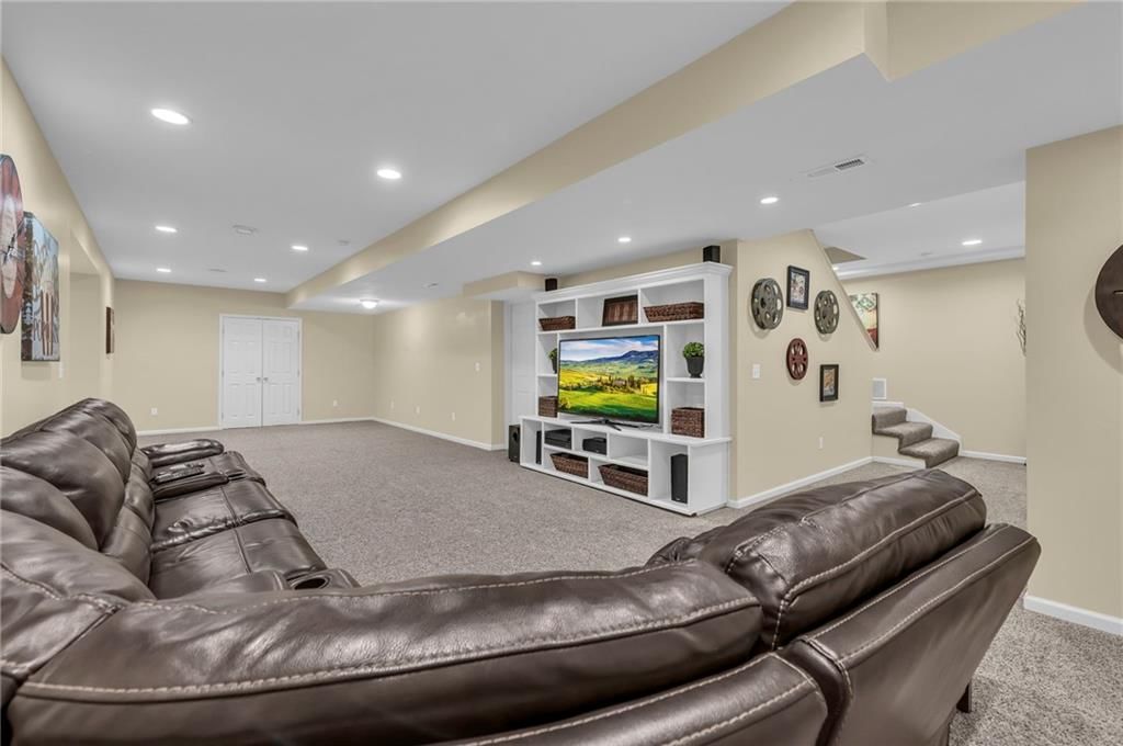 15489 Bradfort Court — photo 38