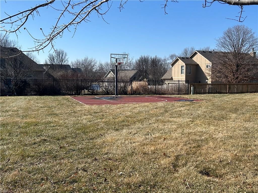 15489 Bradfort Court — photo 47