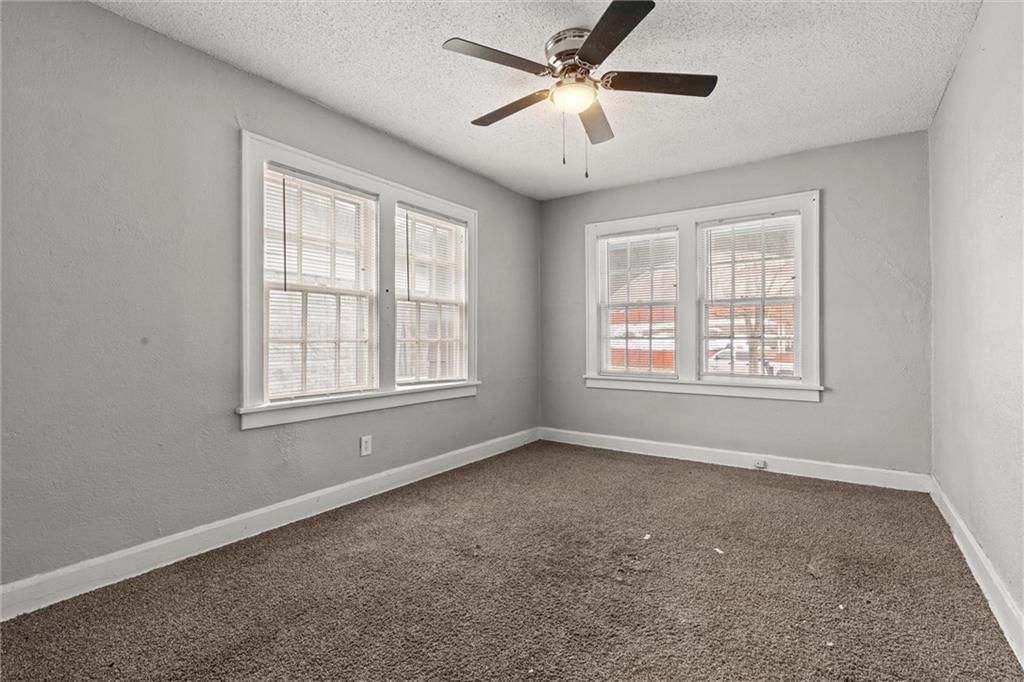 Photo 14 of 32 - 5155 Brookwood Avenue