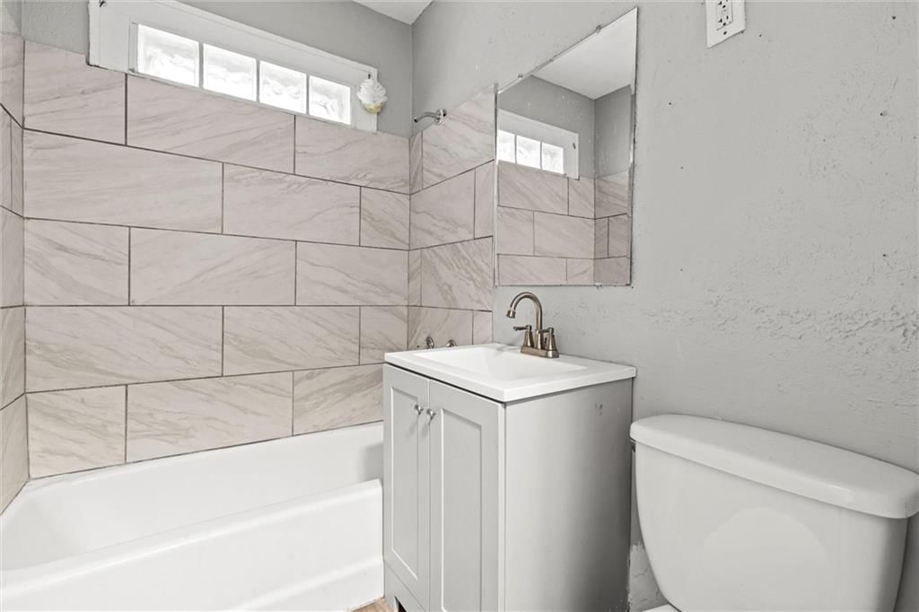Photo 21 of 32 - 5155 Brookwood Avenue