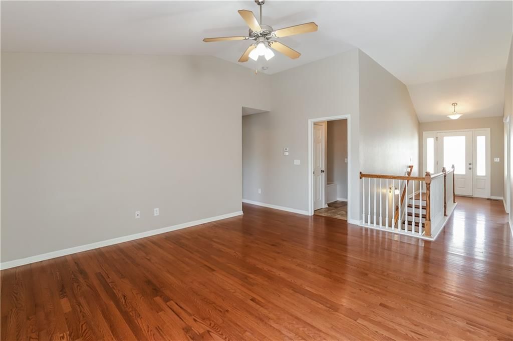 12322 N Wayne Avenue — photo 5