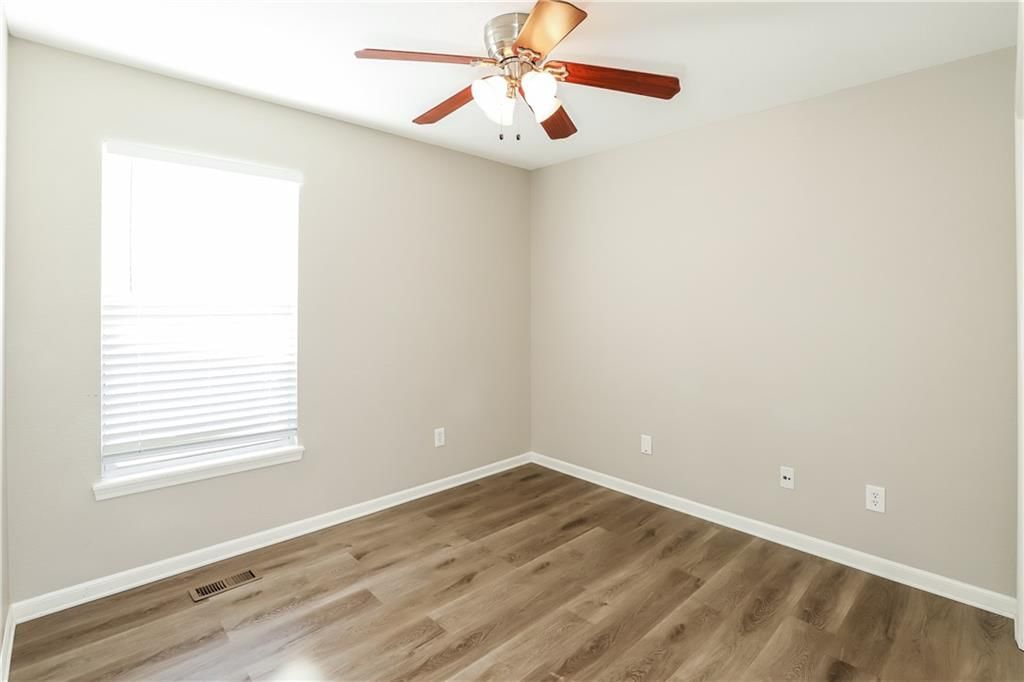 12322 N Wayne Avenue — photo 15