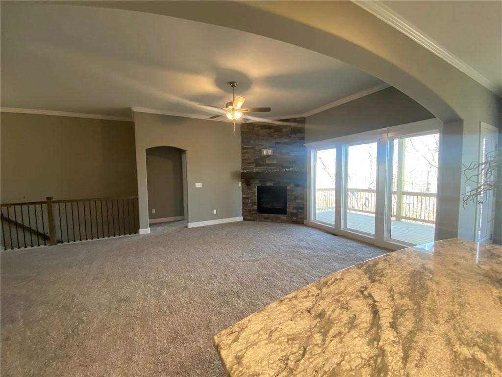 Photo 6 of 28 - 1103 Halle Drive