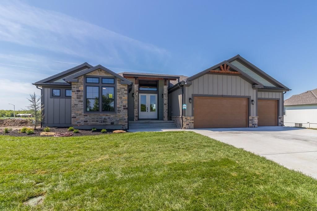 1809 Halls Creek Avenue, Raymore, MO