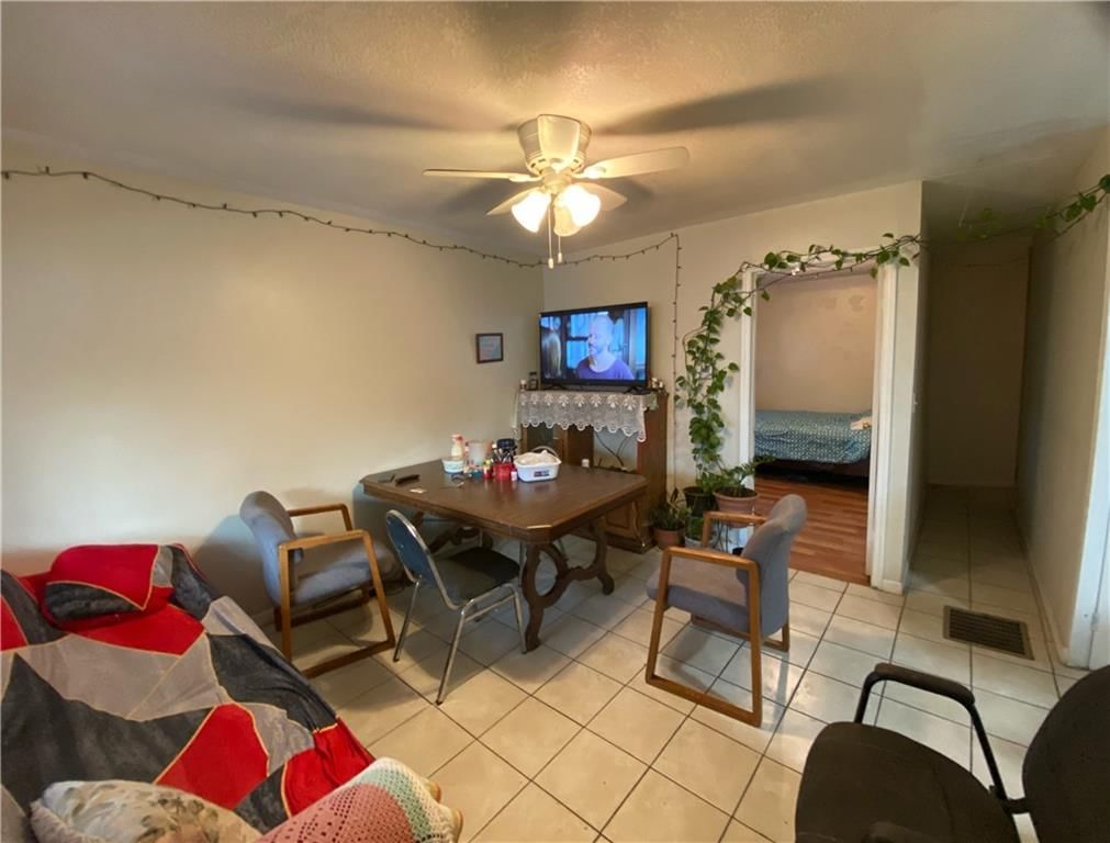 1511 Belmont Avenue — photo 8