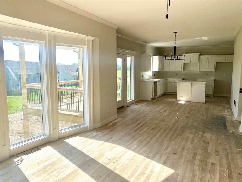 11821 N Bellaire Avenue — photo 4