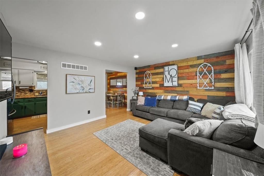 7924 N Main Street — photo 11