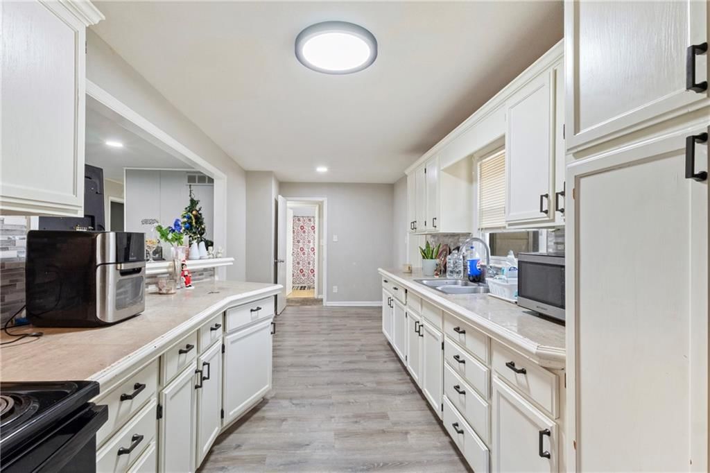 6133 Swope Parkway — photo 10