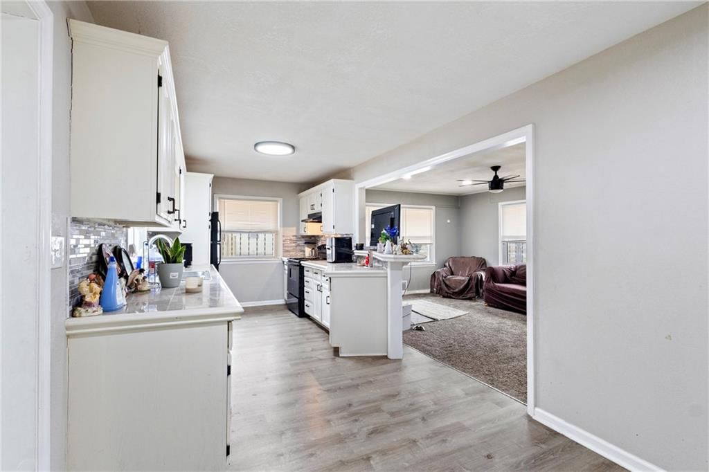 6133 Swope Parkway — photo 11