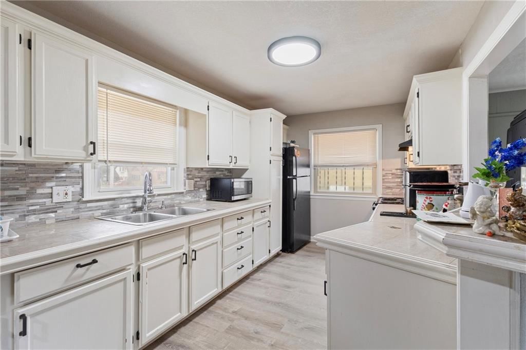 6133 Swope Parkway — photo 12
