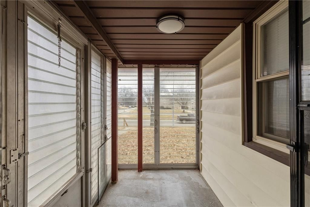 6133 Swope Parkway — photo 16