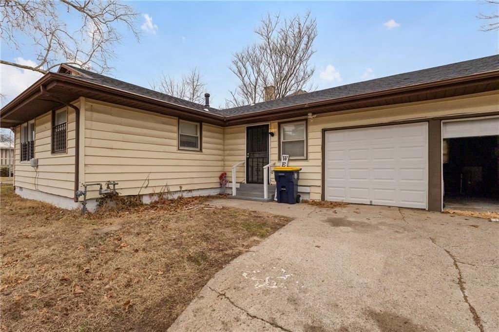 6133 Swope Parkway — photo 19