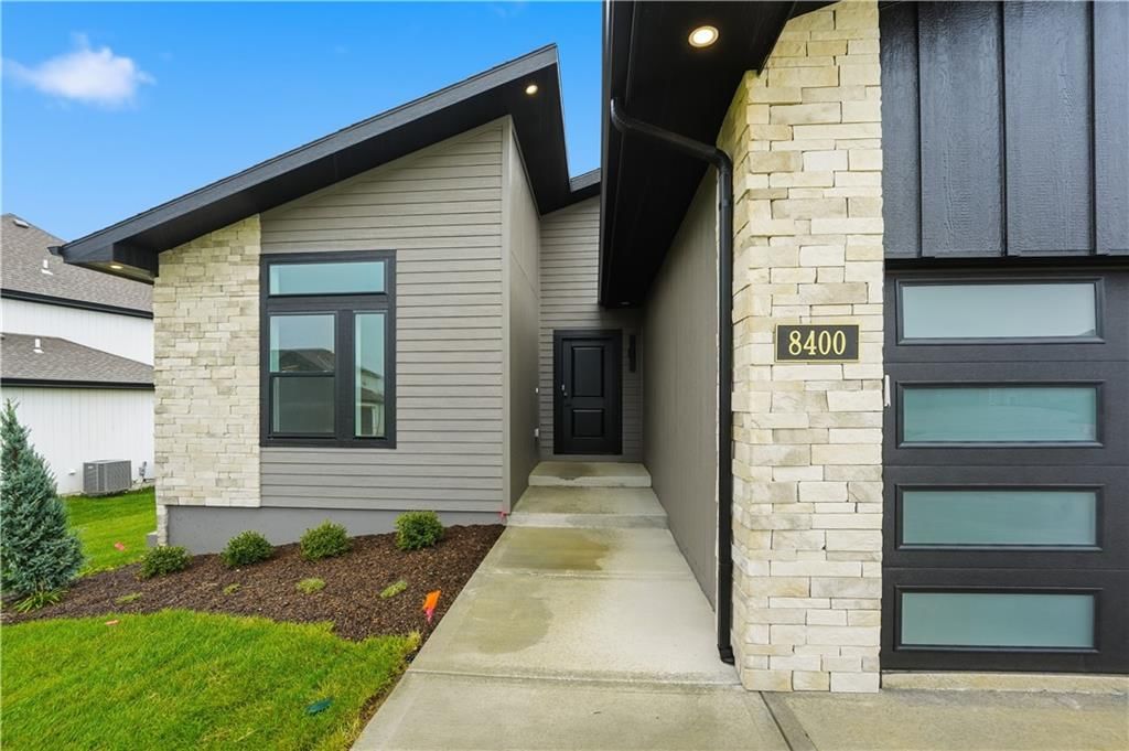 8400 NW 90th Street, Kansas City, MO