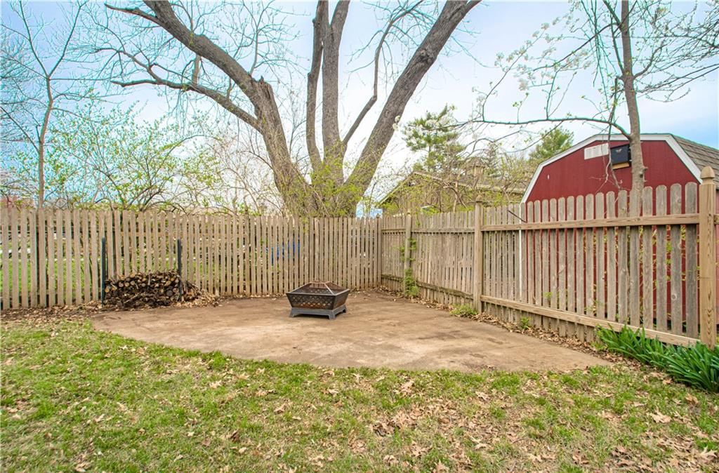 11912 Charlotte Street — photo 32