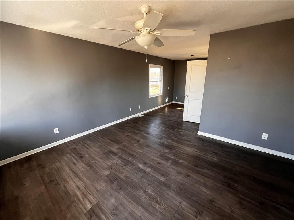 7501 E 49th Terrace — photo 5
