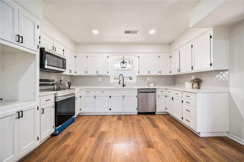 5708 Spring Avenue — photo 8
