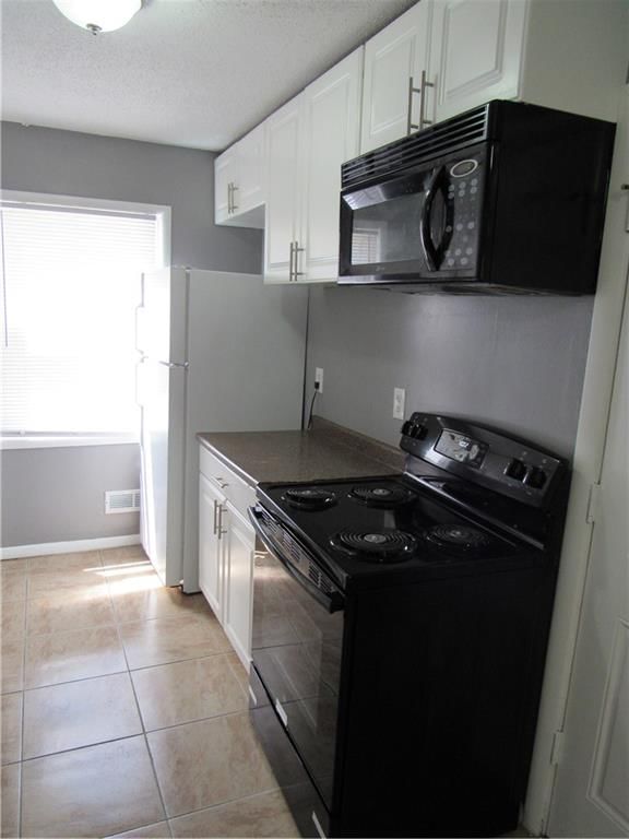 11004 Cambridge Avenue — photo 12