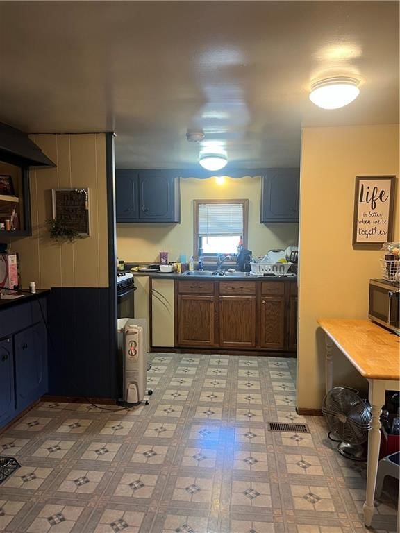 202 W Perry Street — photo 5