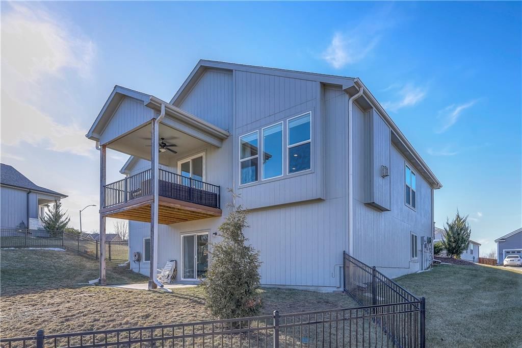 1113 SW Whitby Drive — photo 39