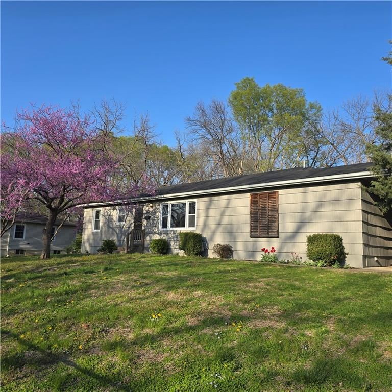 7005 N Baltimore Avenue — photo 3