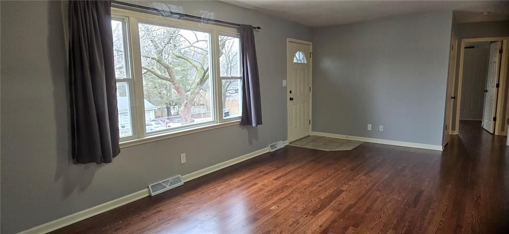 7005 N Baltimore Avenue — photo 15