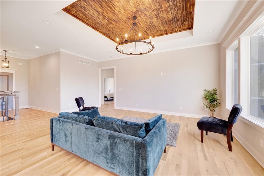1512 Country Club Drive — photo 10