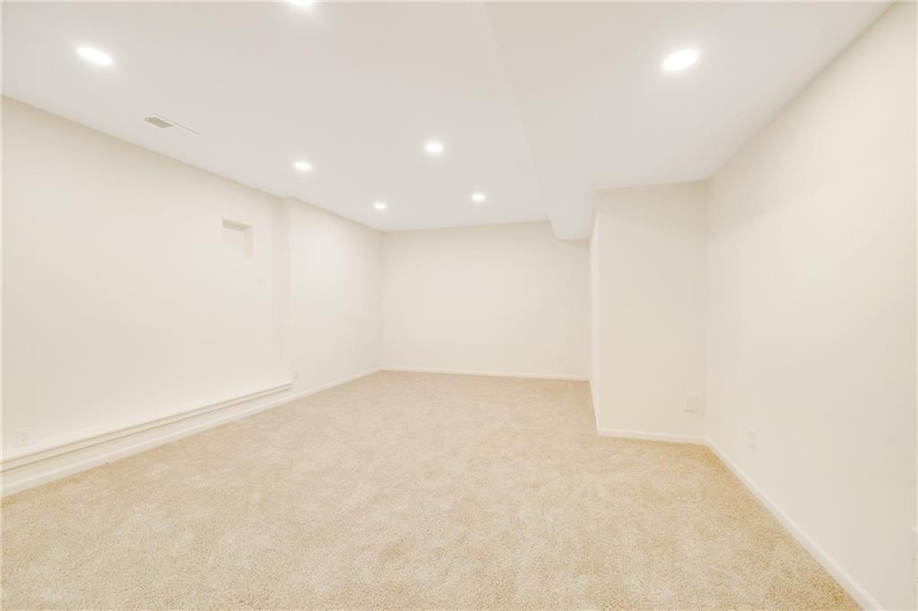 1512 Country Club Drive — photo 31