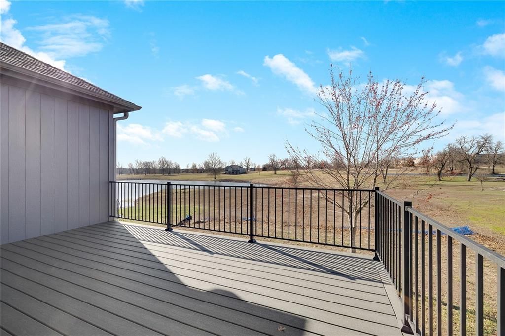 1512 Country Club Drive — photo 34