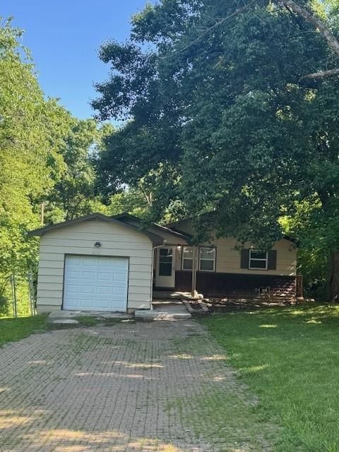 8618 E 32nd Street — photo 2