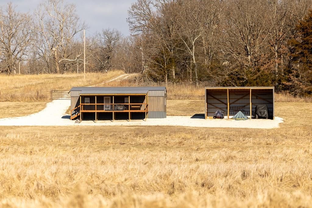 000 SE J Highway — photo 31