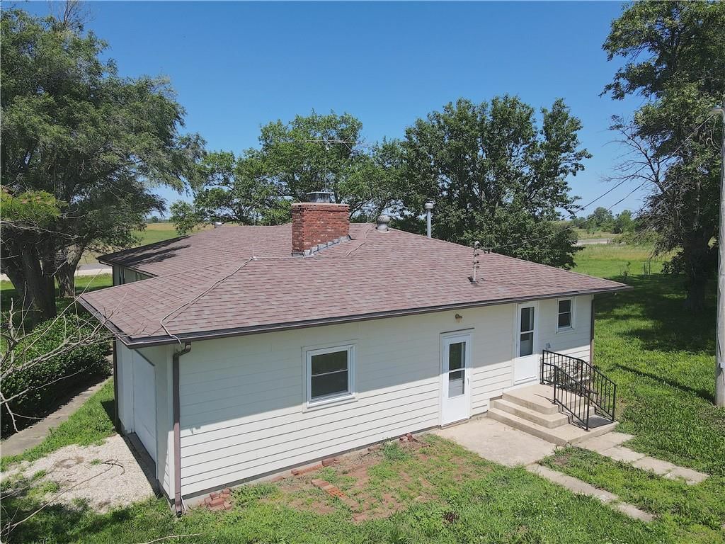 16702 S 59 Highway — photo 3