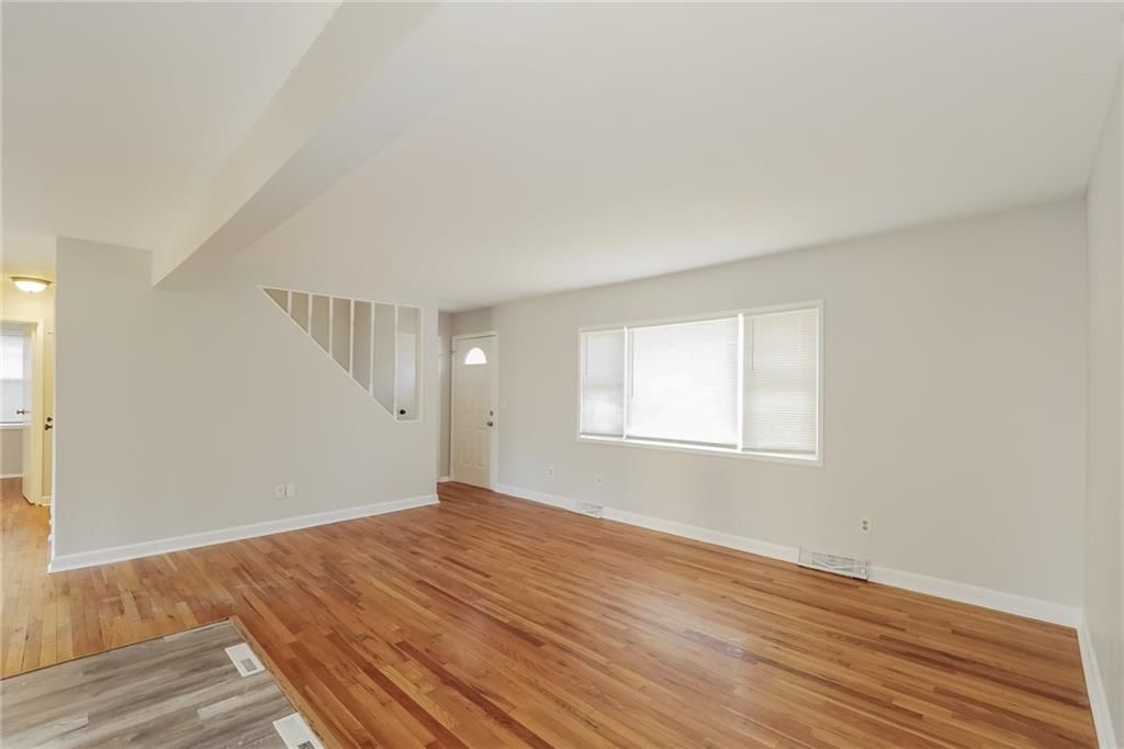 5642 N Tullis Avenue — photo 5