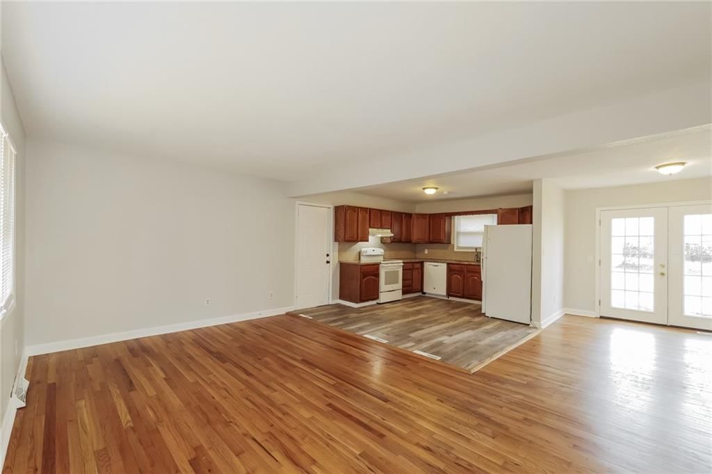5642 N Tullis Avenue — photo 7